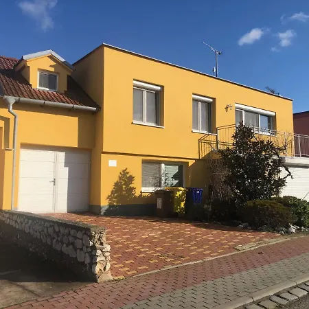 Ubytovani U Jerabku - Parkovani Zdarma Mikulov Exterior photo
